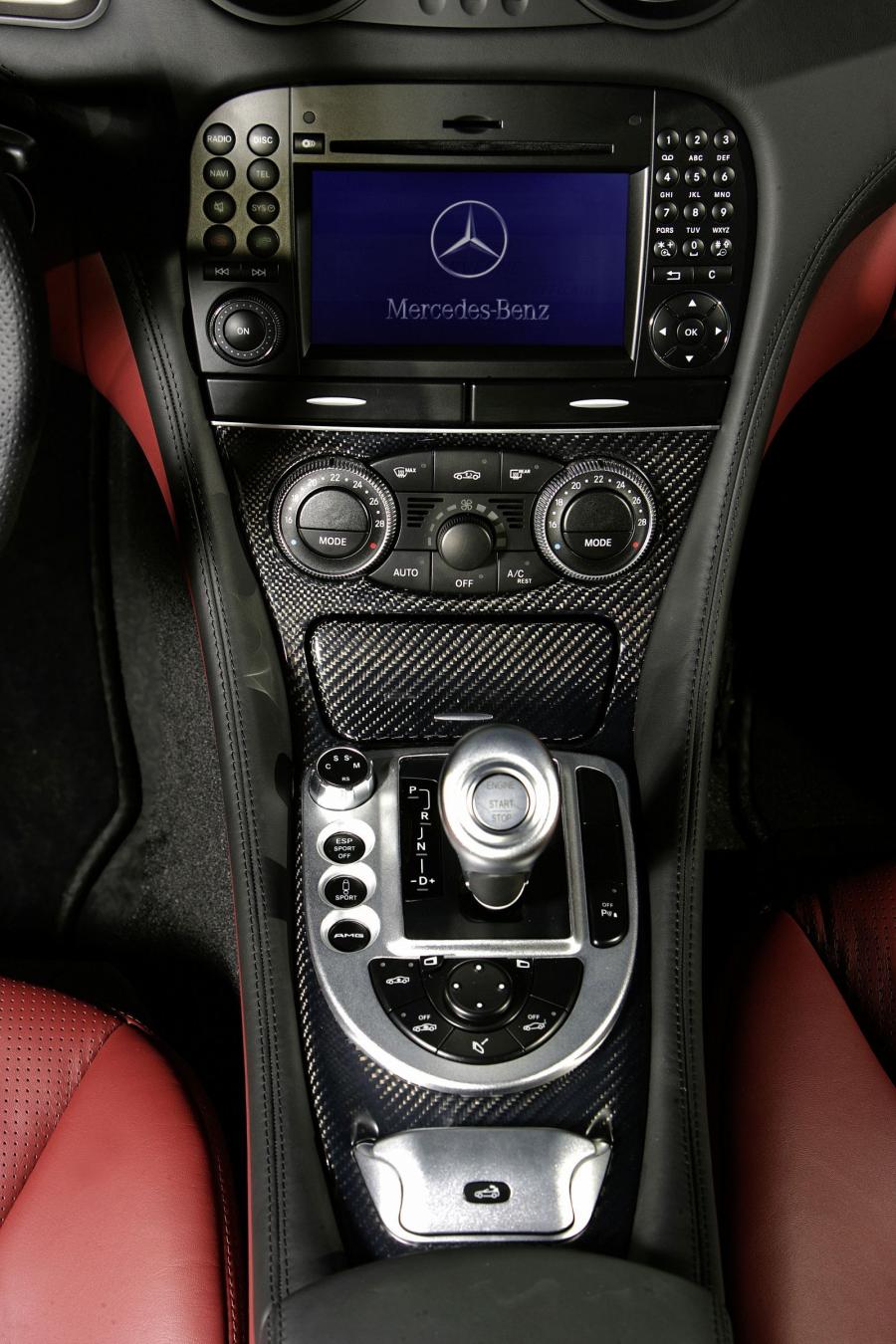  Mercedes-Benz SL63 AMG 2009 года  (фото 22 из 43)